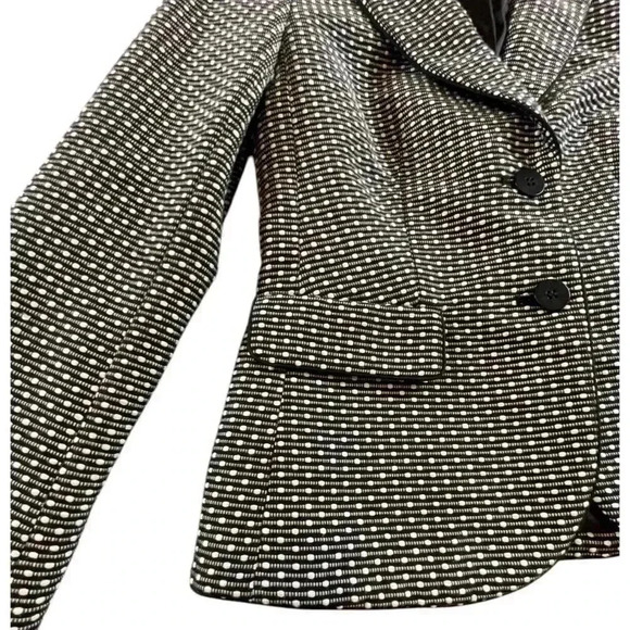 TALBOTS TWO-BUTTON NOTCHED TWEED BLAZER – SIZE 2 - Picture 5 of 11